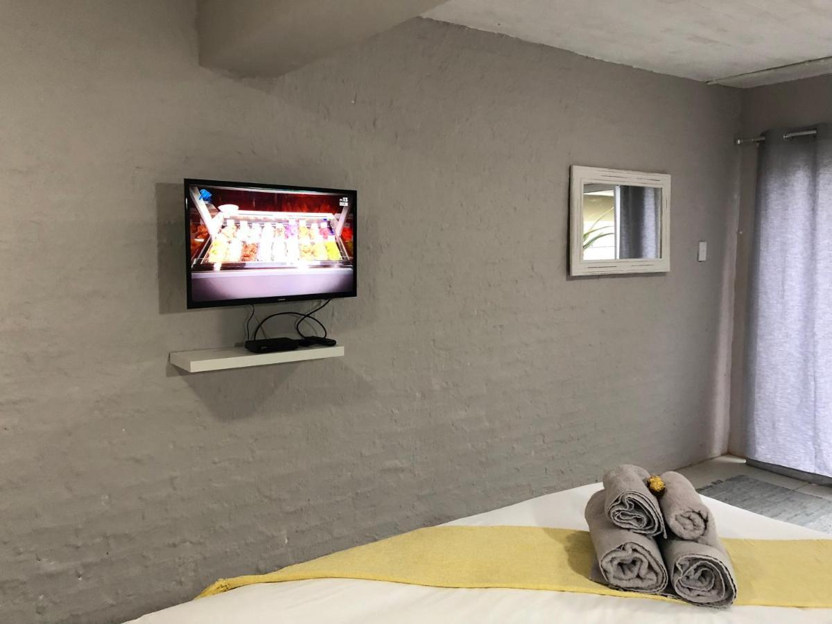 Second Best Accommodation 이스트런던 외부 사진