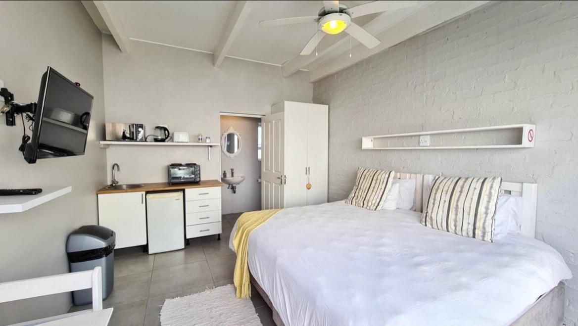 Second Best Accommodation 이스트런던 외부 사진